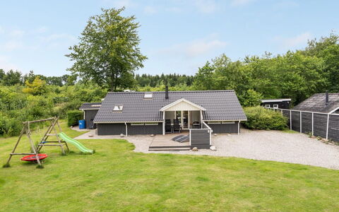 Thorolf - 30Km from the Sea: Zwembad, Buitenmeubels, Meubilair, Toevlucht, Flagstone, Eco Hotel, Schaduw, Stoel, Vrije Tijd, Landgoed