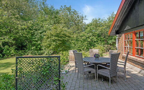 Gisele - 30Km from the Sea: Meubilair, Interieur Ontwerp, Stoel, Flooring, Tafel, Toevlucht, Verdieping, Plafond, Kamer, Eco Hotel