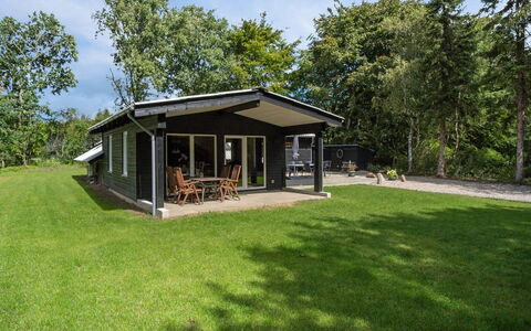 Hedwig - 30Km from the Sea: Meubilair, Interieur Ontwerp, Stoel, Flooring, Tafel, Toevlucht, Verdieping, Plafond, Kamer, Eco Hotel