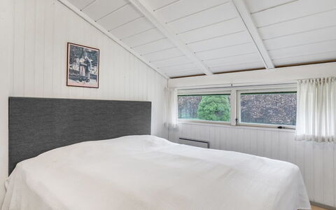 Hardy - 30Km from the Sea: Meubilair, Interieur Ontwerp, Flooring, Hout, Verdieping, Plafond, Houten Vloer, Stoel, Tafel, Verlichting