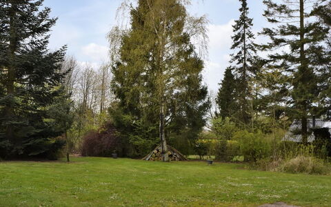 Elisabeta - 28Km from the Sea: Dak, Huis, Huis, Verblijf, Deur, Siding, Dek, Veranda, Plank, Hardwood