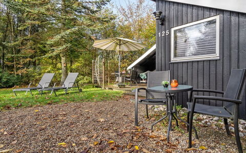 Elisabeta - 28Km from the Sea: Dak, Huis, Huis, Verblijf, Deur, Siding, Dek, Veranda, Plank, Hardwood