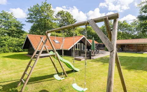 Sighrik - 30Km from the Sea: Meubilair, Interieur Ontwerp, Stoel, Flooring, Tafel, Toevlucht, Verdieping, Plafond, Kamer, Eco Hotel