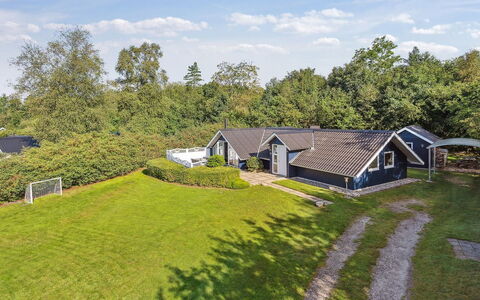 Ines - 25Km from the Sea: Thatching, Verblijf, Huis, Dak, Huis, Boerderij, Hut, Landgoed, Dorp