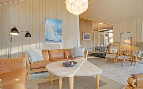 Swarte - 30Km from the Sea: Interieur Ontwerp, Flooring, Hout, Meubilair, Verdieping, Plafond, Verlichting, Lichte Inrichting, Bankstel, Woonkamer