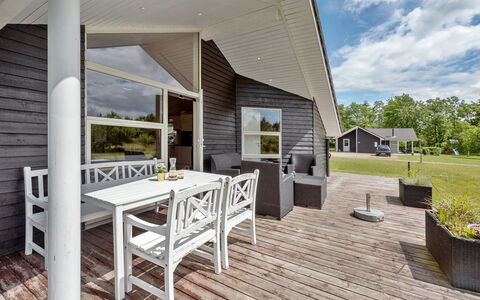 Estrid - 30Km from the Sea: Dak, Huis, Huis, Verblijf, Deur, Siding, Dek, Veranda, Plank, Hardwood