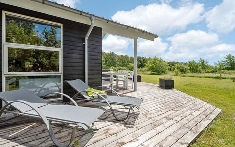 Estrid - 30Km from the Sea: Dak, Huis, Huis, Verblijf, Deur, Siding, Dek, Veranda, Plank, Hardwood