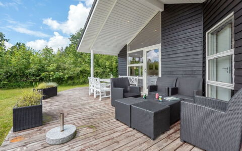 Estrid - 30Km from the Sea: Dak, Huis, Huis, Verblijf, Deur, Siding, Dek, Veranda, Plank, Hardwood