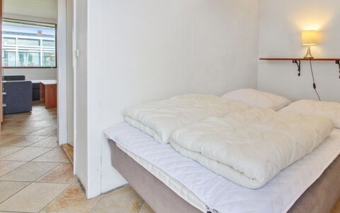 Tatianna - 500M from the Sea: Verblijf, Backyard, Werf, Garden Gebouwen, Schuur, Siding, Buitenmeubels, Blokhut, Outdoor Structuur, Keet