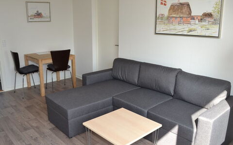 Aghnar - 5Km from the Sea: Meubilair, Interieur Ontwerp, Flooring, Hout, Verdieping, Plafond, Houten Vloer, Stoel, Tafel, Verlichting