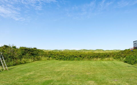 Guder - 500M from the Sea: Dak, Huis, Land Lot, Huis, Verblijf, Landgoed, Garden Gebouwen, Schaduw, Blokhut, Landscaping