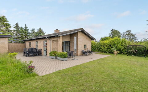 Evangelia - 1.2Km from the Sea: Dak, Huis, Land Lot, Huis, Verblijf, Landgoed, Garden Gebouwen, Schaduw, Blokhut, Landscaping