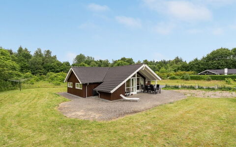 Arnika - 28Km from the Sea: Meubilair, Interieur Ontwerp, Flooring, Hout, Verdieping, Plafond, Houten Vloer, Stoel, Tafel, Verlichting