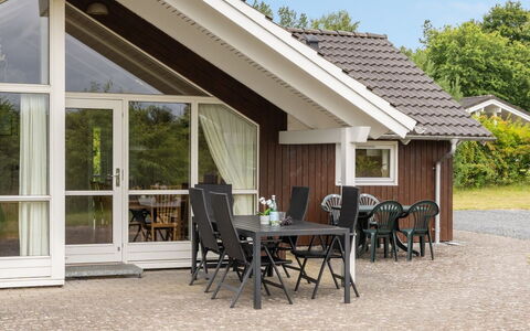 Arnika - 28Km from the Sea: Meubilair, Interieur Ontwerp, Flooring, Hout, Verdieping, Plafond, Houten Vloer, Stoel, Tafel, Verlichting