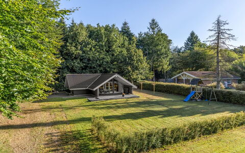 Leonard - 30Km from the Sea: Huis, Dak, Verblijf, Tuin, Gazon, Landgoed, Garden Gebouwen, Werf, Boerderij, Landscaping