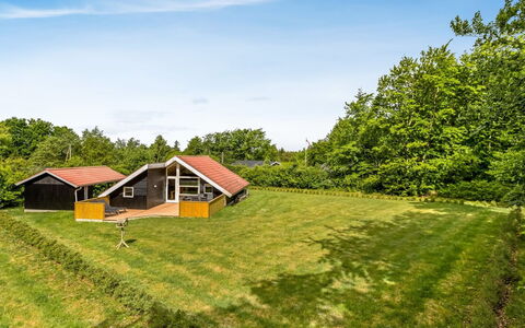 Tiia - 29Km from the Sea: Verblijf, Huis, Huis, Dak, Veranda, Landgoed, Siding, Garden Gebouwen, Boerderij, Werf