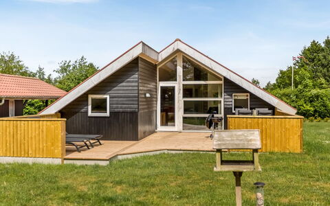 Tiia - 29Km from the Sea: Verblijf, Huis, Huis, Dak, Veranda, Landgoed, Siding, Garden Gebouwen, Boerderij, Werf