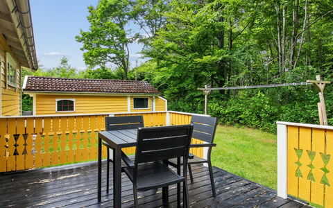 Hejne - 29Km from the Sea: Hout, Verblijf, Siding, Beits, Tuin, Werf, Gazon, Hardwood, Garden Gebouwen, Backyard