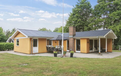 Friedeman - 29Km from the Sea: Meubilair, Interieur Ontwerp, Flooring, Hout, Verdieping, Plafond, Houten Vloer, Stoel, Tafel, Verlichting