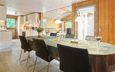 Friedeman - 29Km from the Sea: Meubilair, Interieur Ontwerp, Flooring, Hout, Verdieping, Plafond, Houten Vloer, Stoel, Tafel, Verlichting