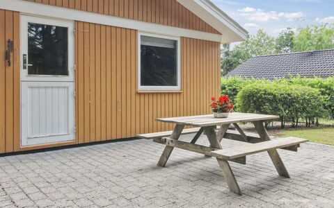 Friedeman - 29Km from the Sea: Meubilair, Interieur Ontwerp, Flooring, Hout, Verdieping, Plafond, Houten Vloer, Stoel, Tafel, Verlichting