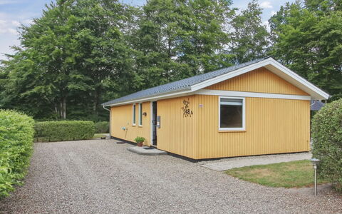 Friedeman - 29Km from the Sea: Meubilair, Interieur Ontwerp, Flooring, Hout, Verdieping, Plafond, Houten Vloer, Stoel, Tafel, Verlichting