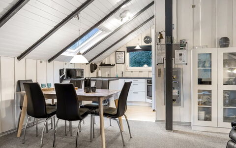 Liljana - 30Km from the Sea: Meubilair, Interieur Ontwerp, Flooring, Hout, Verdieping, Plafond, Houten Vloer, Stoel, Tafel, Verlichting