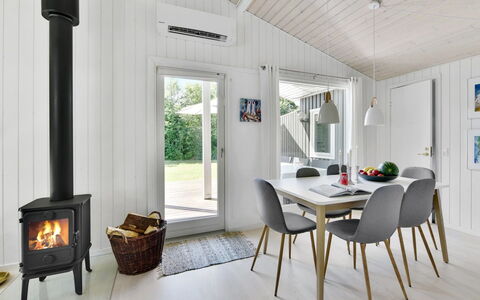 Brune - 30Km from the Sea: Flooring, Meubilair, Huis, Verdieping, Woonkamer, Stoel, Houtkachel, Plafond, Haard, Houten Vloer