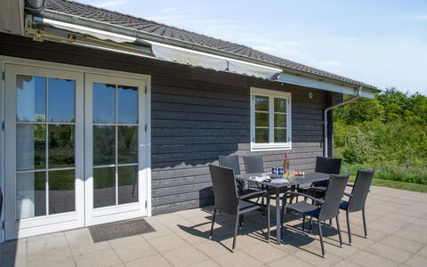Quanna - 30Km from the Sea: Architectuur, Dak, Huis, Samengesteld Materiaal, Daylighting, Siding, Oprit