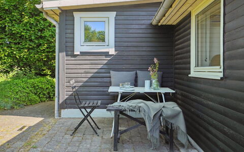 Lelle - 350M from the Sea: Zwembad, Buitenmeubels, Meubilair, Toevlucht, Flagstone, Eco Hotel, Schaduw, Stoel, Vrije Tijd, Landgoed
