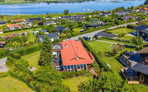 Eleana - 300M to the Fjord: Hout, Dak, Architectuur, Huis, Huis, Verblijf, Siding, Hardwood, Helling, Landgoed