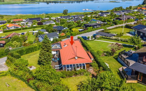 Eleana - 300M to the Fjord: Hout, Dak, Architectuur, Huis, Huis, Verblijf, Siding, Hardwood, Helling, Landgoed