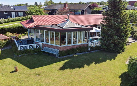 Eleana - 300M to the Fjord: Hout, Dak, Architectuur, Huis, Huis, Verblijf, Siding, Hardwood, Helling, Landgoed