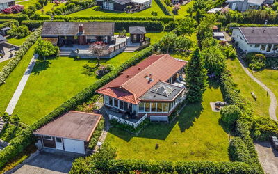 Eleana - 300M to the Fjord