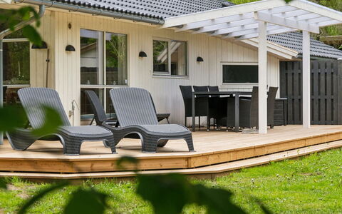 Juke - 425M from the Sea: Verblijf, Huis, Huis, Dak, Veranda, Landgoed, Siding, Garden Gebouwen, Boerderij, Werf