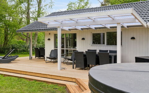 Juke - 425M from the Sea: Verblijf, Huis, Huis, Dak, Veranda, Landgoed, Siding, Garden Gebouwen, Boerderij, Werf