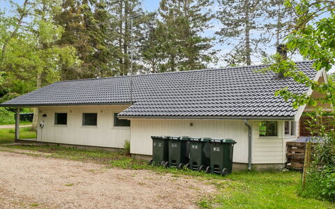 Juke - 425M from the Sea: Verblijf, Huis, Huis, Dak, Veranda, Landgoed, Siding, Garden Gebouwen, Boerderij, Werf