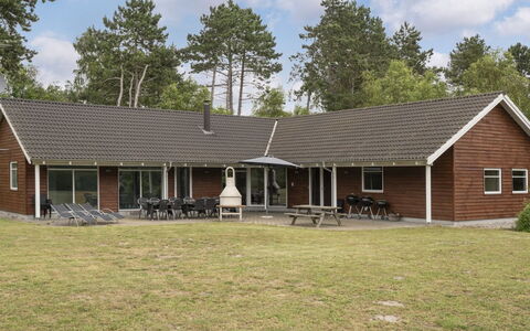 Lottje - 300M from the Sea: Zwembad, Buitenmeubels, Meubilair, Toevlucht, Flagstone, Eco Hotel, Schaduw, Stoel, Vrije Tijd, Landgoed