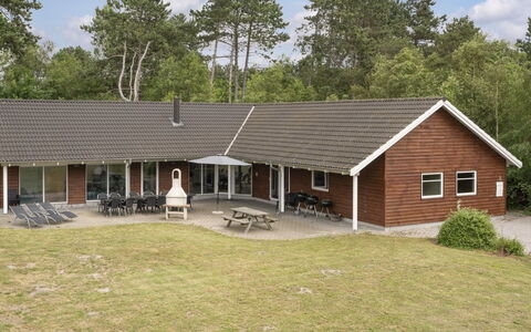 Lottje - 300M from the Sea: Zwembad, Buitenmeubels, Meubilair, Toevlucht, Flagstone, Eco Hotel, Schaduw, Stoel, Vrije Tijd, Landgoed