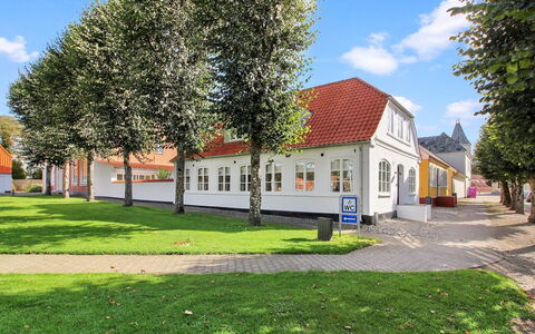 Reeta - 32Km from the Sea: Dak, Huis, Land Lot, Huis, Verblijf, Landgoed, Garden Gebouwen, Schaduw, Blokhut, Landscaping