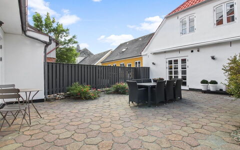 Reeta - 32Km from the Sea: Dak, Huis, Land Lot, Huis, Verblijf, Landgoed, Garden Gebouwen, Schaduw, Blokhut, Landscaping