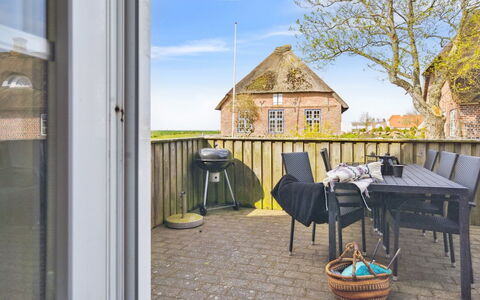 Adine - 13Km from the Sea: Blauw, Struik, Verblijf, Groundcover, Tuin, Landgoed, Schaduw, Landscaping, Boerderij, Eco Hotel