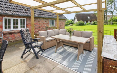 Hedda - 15Km from the Sea: Blauw, Struik, Verblijf, Groundcover, Tuin, Landgoed, Schaduw, Landscaping, Boerderij, Eco Hotel