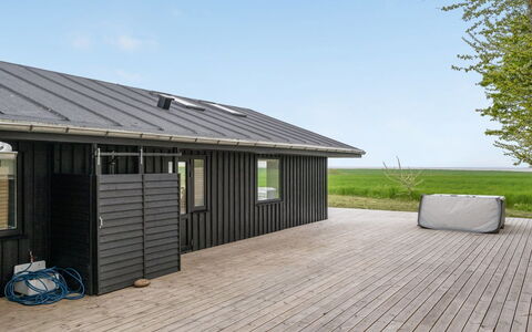 Ajla: Dak, Huis, Huis, Verblijf, Deur, Siding, Dek, Veranda, Plank, Hardwood