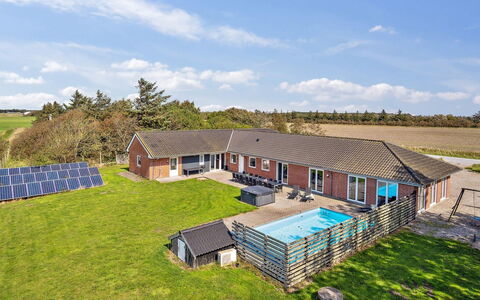 Stefania - 700M from the Sea: Huis, Huis, Deur, Dak, Verblijf, Landgoed, Tuin, Schaduw, Siding, Werf