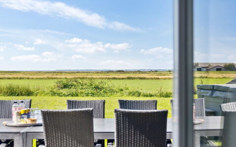 Stefania - 700M from the Sea: Huis, Huis, Deur, Dak, Verblijf, Landgoed, Tuin, Schaduw, Siding, Werf