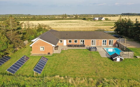 Stefania - 700M from the Sea: Huis, Huis, Deur, Dak, Verblijf, Landgoed, Tuin, Schaduw, Siding, Werf