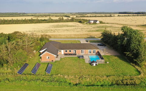 Stefania - 700M from the Sea: Huis, Huis, Deur, Dak, Verblijf, Landgoed, Tuin, Schaduw, Siding, Werf
