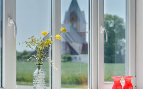 Iina - 13Km from the Sea: Blauw, Struik, Verblijf, Groundcover, Tuin, Landgoed, Schaduw, Landscaping, Boerderij, Eco Hotel