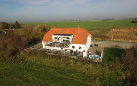 Ammy - 7.5Km from the Sea: Woongebied, Dak, Voorstad, Oprit, Landgoed, Schoorsteen